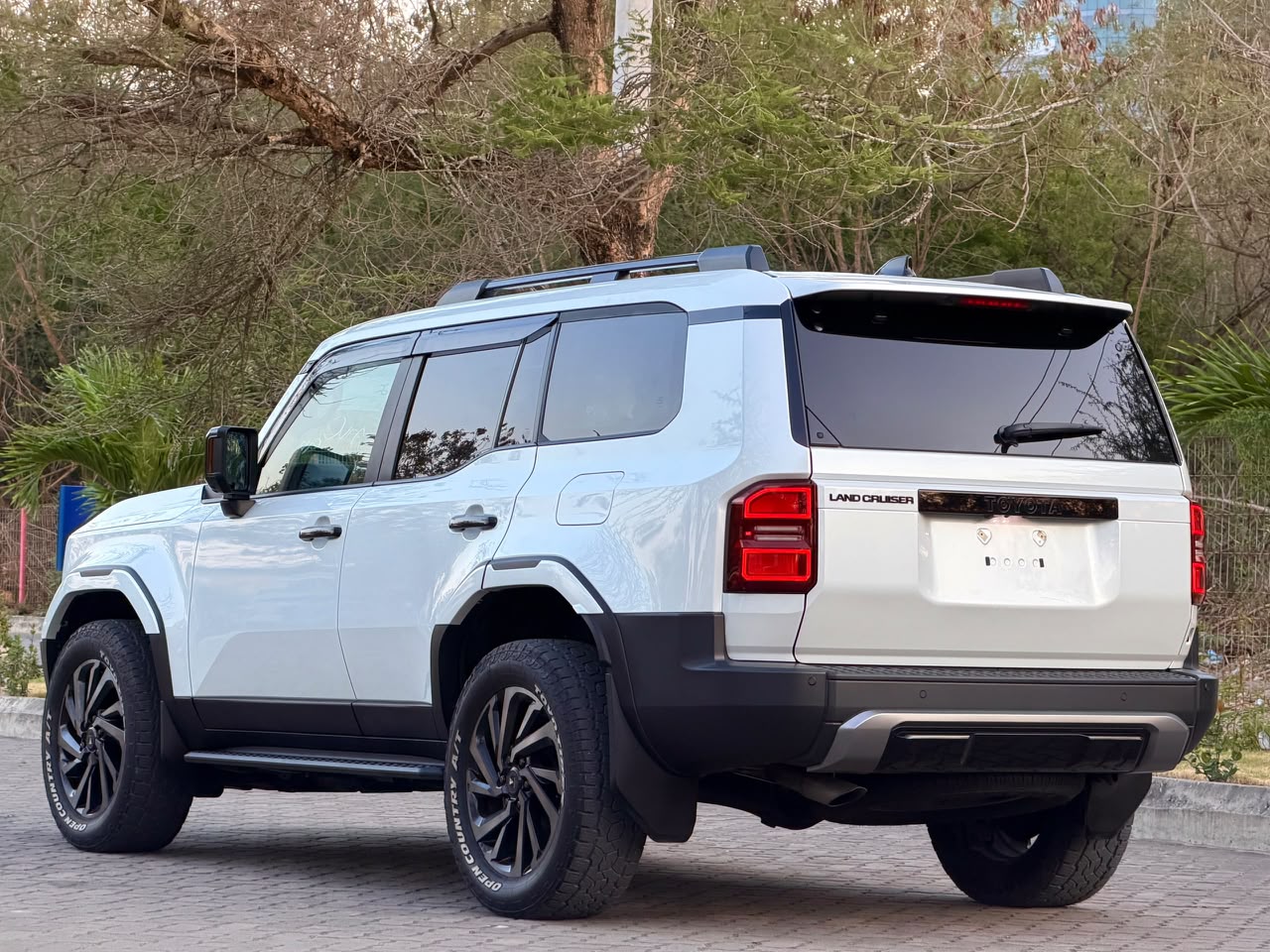 TOYOTA LANDCRUISER PRADO 250 thumbnail 2